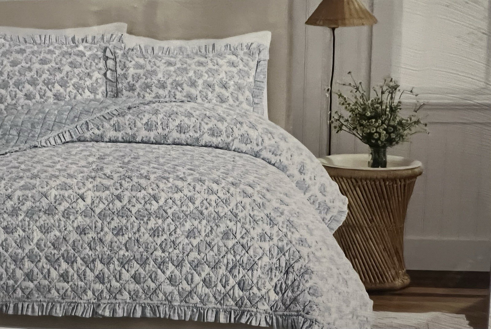 Shabby Chic King Reversible Quilted 3-Piece Quilt Set Blue White Floral Cotton gallery