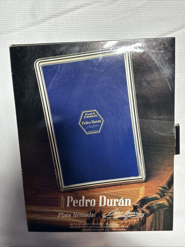 Silver frame Signed Silver By “Pedro Durán” 00174197 9x7 In. Frame 25 X 19 Cm. gallery