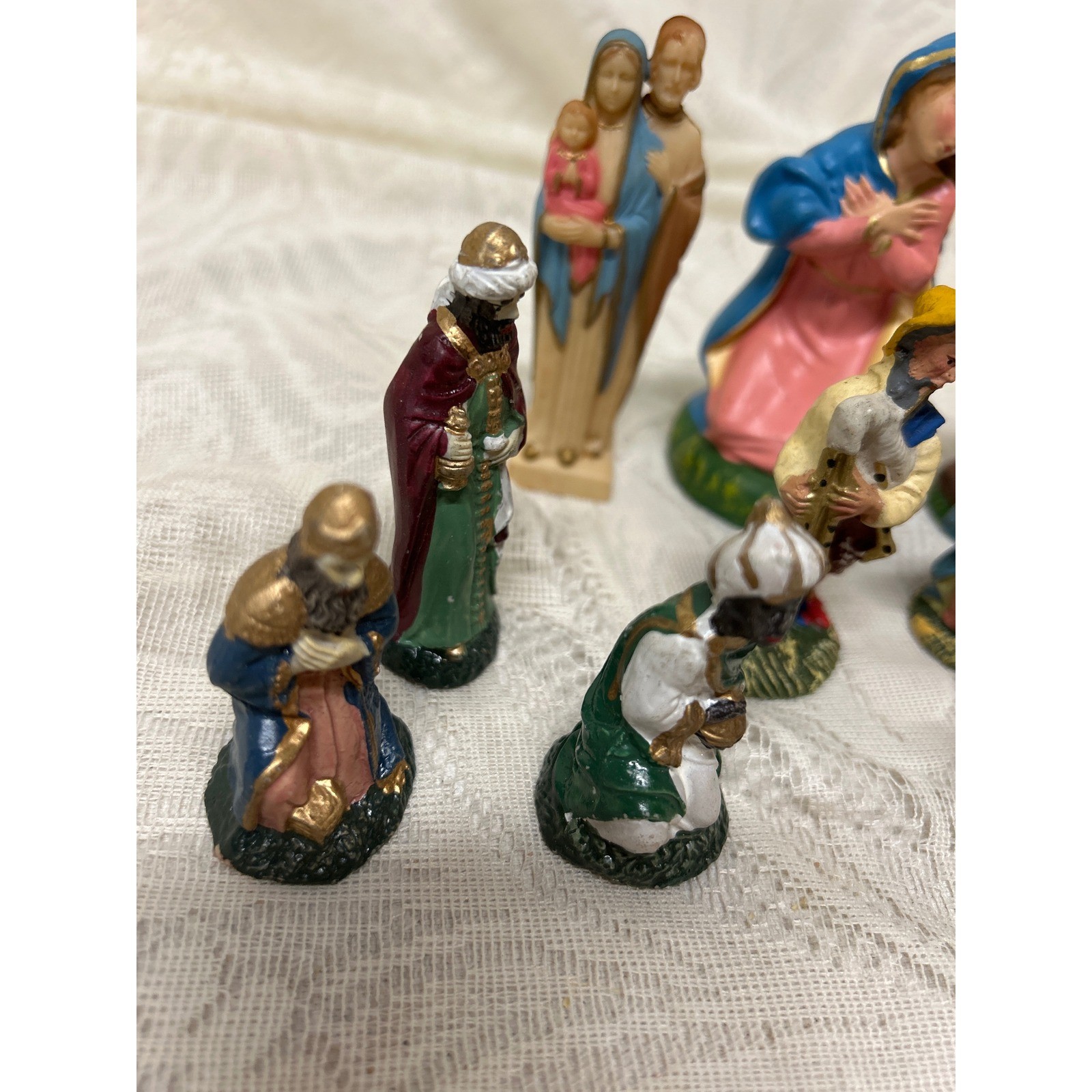 Nativity Scene 9 Figurines Assorted Joseph Mary Jesus Magi Shepherd Bagpiper gallery
