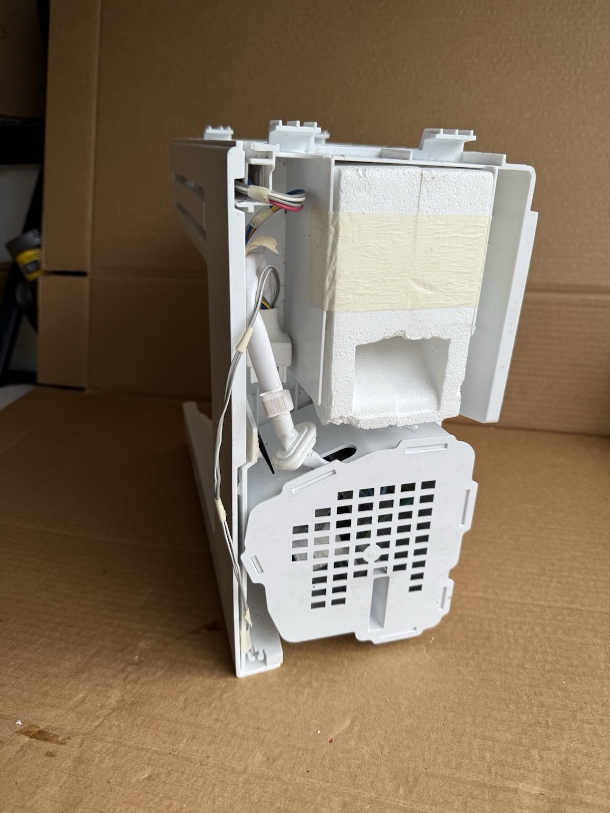 Frigidaire GRSS2652AF1 Ice Maker 243297613 243297609 with Housing 242303601 OEM gallery