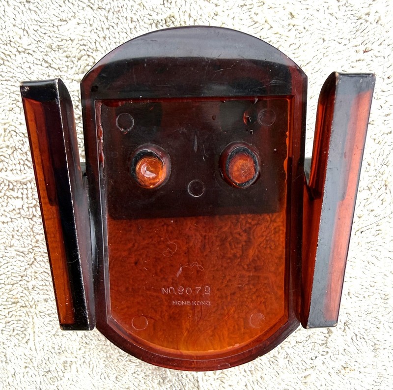 NO 9079 PLASTIC FROG PAPER/NOTE HOLDER - HONG KONG - 2 IN TALL X 3-18 IN WIDE gallery