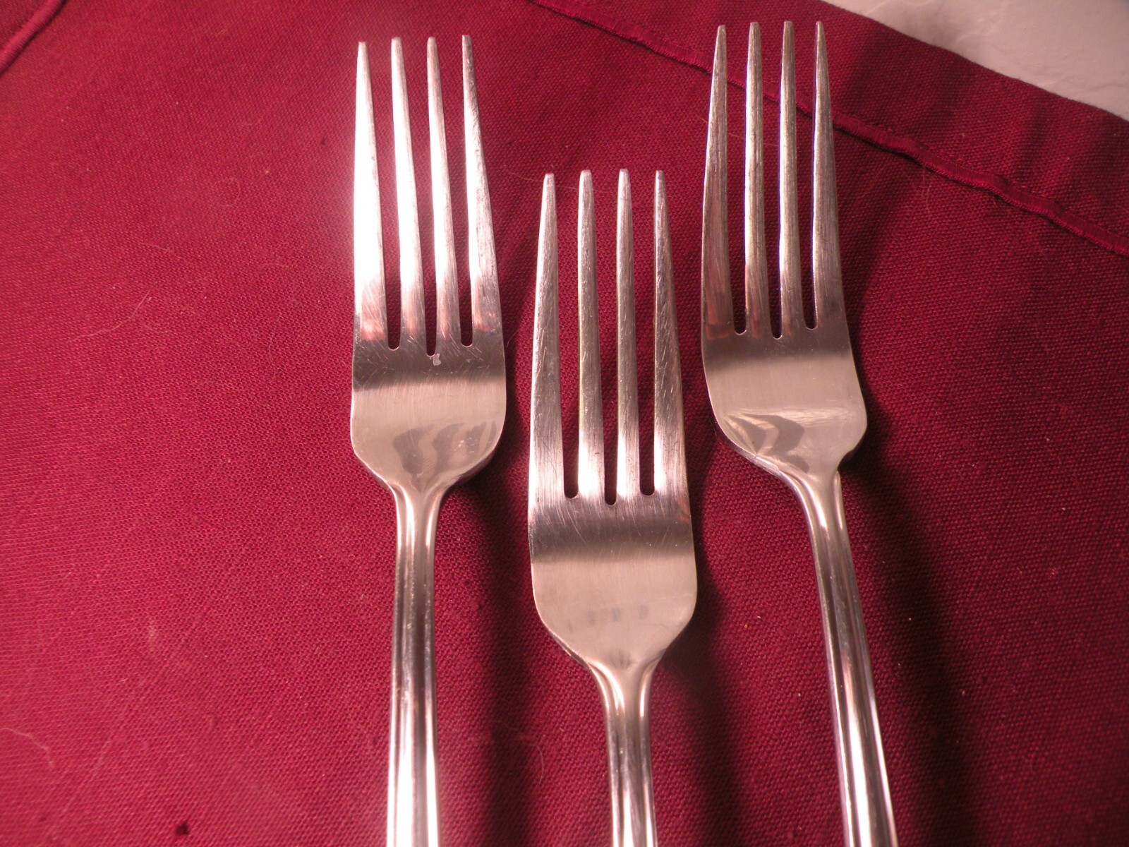Set Of 3 Dinner Forks Reed & Barton Hillcrest Stainless Flatware 8" gallery