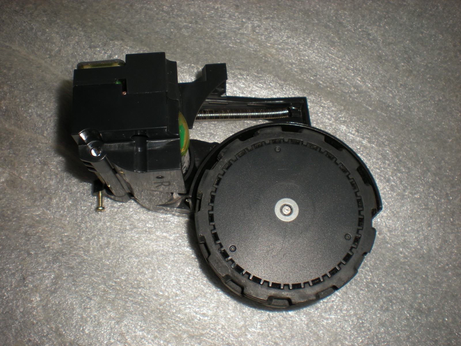 Original iRobot Roomba Vacuum & Mop Combo J7+ Right Wheel Motor Assembly Part gallery