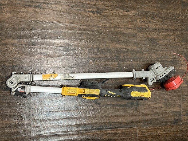 DeWalt 14" 20V Brushless Folding String Trimmer DCST922B (Parts/Repair Only) gallery