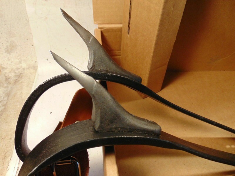 KLEIN TOOLS TREE CLIMBERS SET 2-3/4" GAFFS Tree Climbing Spikes With L Pads gallery