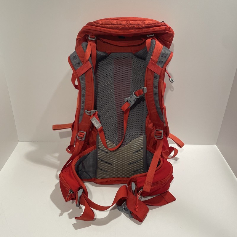 REI Traverse 28 Hiking Backpack Red  Woman’s Small 4