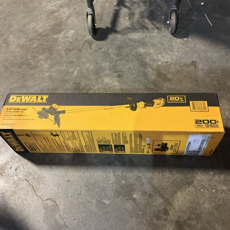 DEWALT 20V MAX 13" String Trimmer DCST925M1 w/ 4.0 Ah Battery & Charger gallery