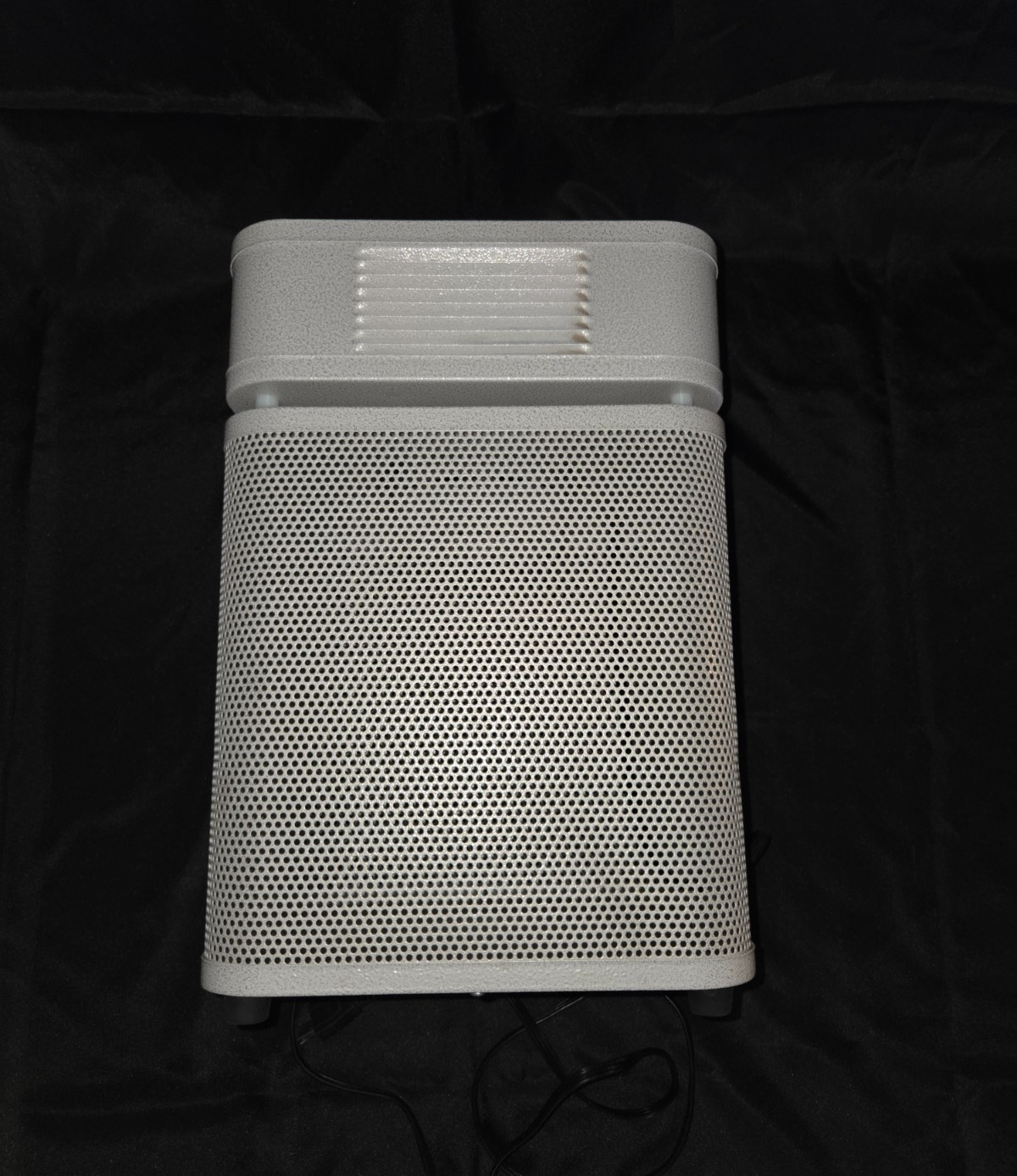 AUSTIN AIR Allergy Machine Jr. Air Purifier HM200, 3-Speeds, NO FILTERS - TESTED gallery