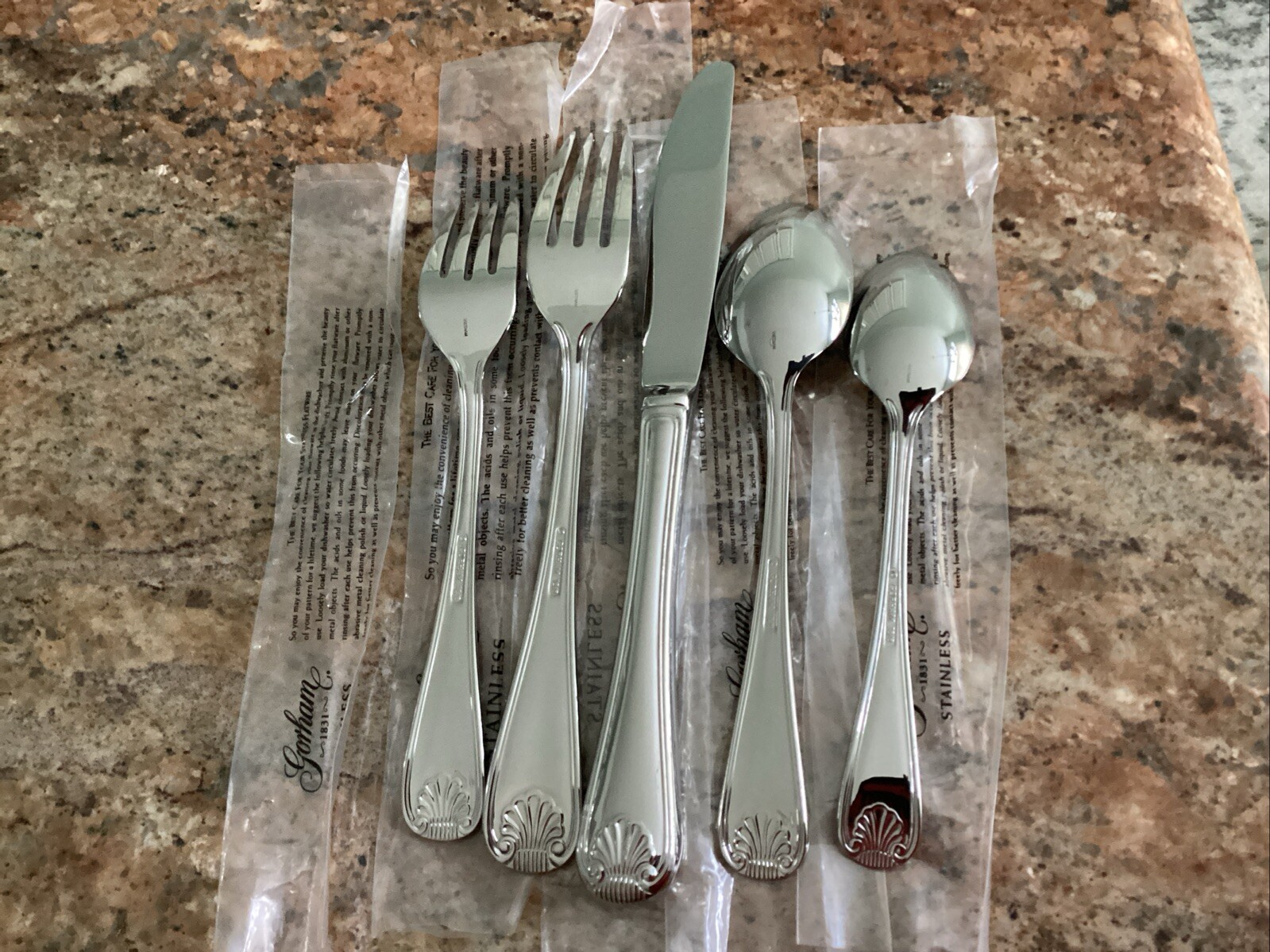 Gorham SHELL Stainless 5 Piece Place Setting (s) Unused 18/8 Flatware Vietnam gallery