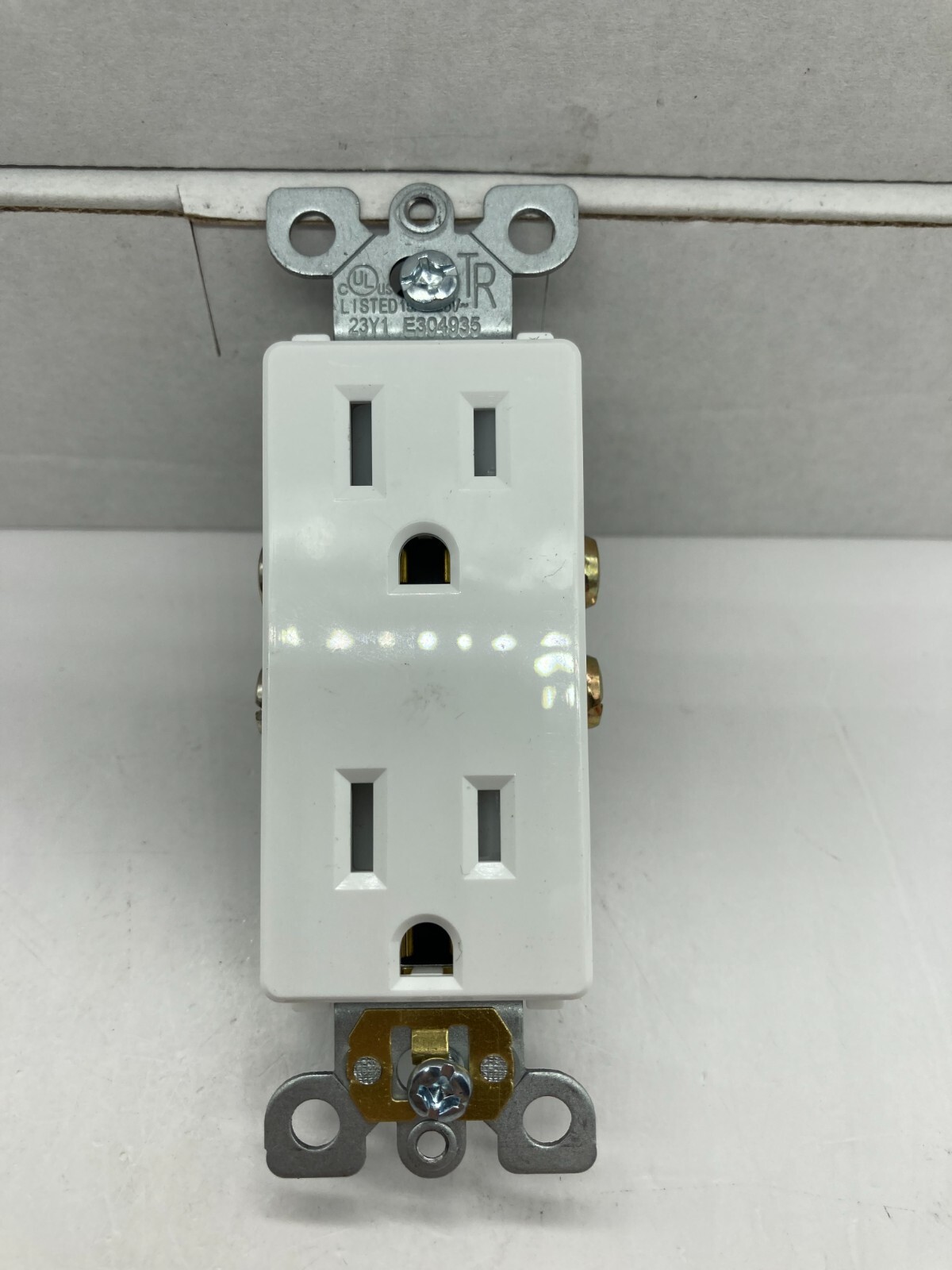 30Pack White TR Decora Duplex Outlet Receptacle 15 Amp 125 Volt Tamper Resistant gallery