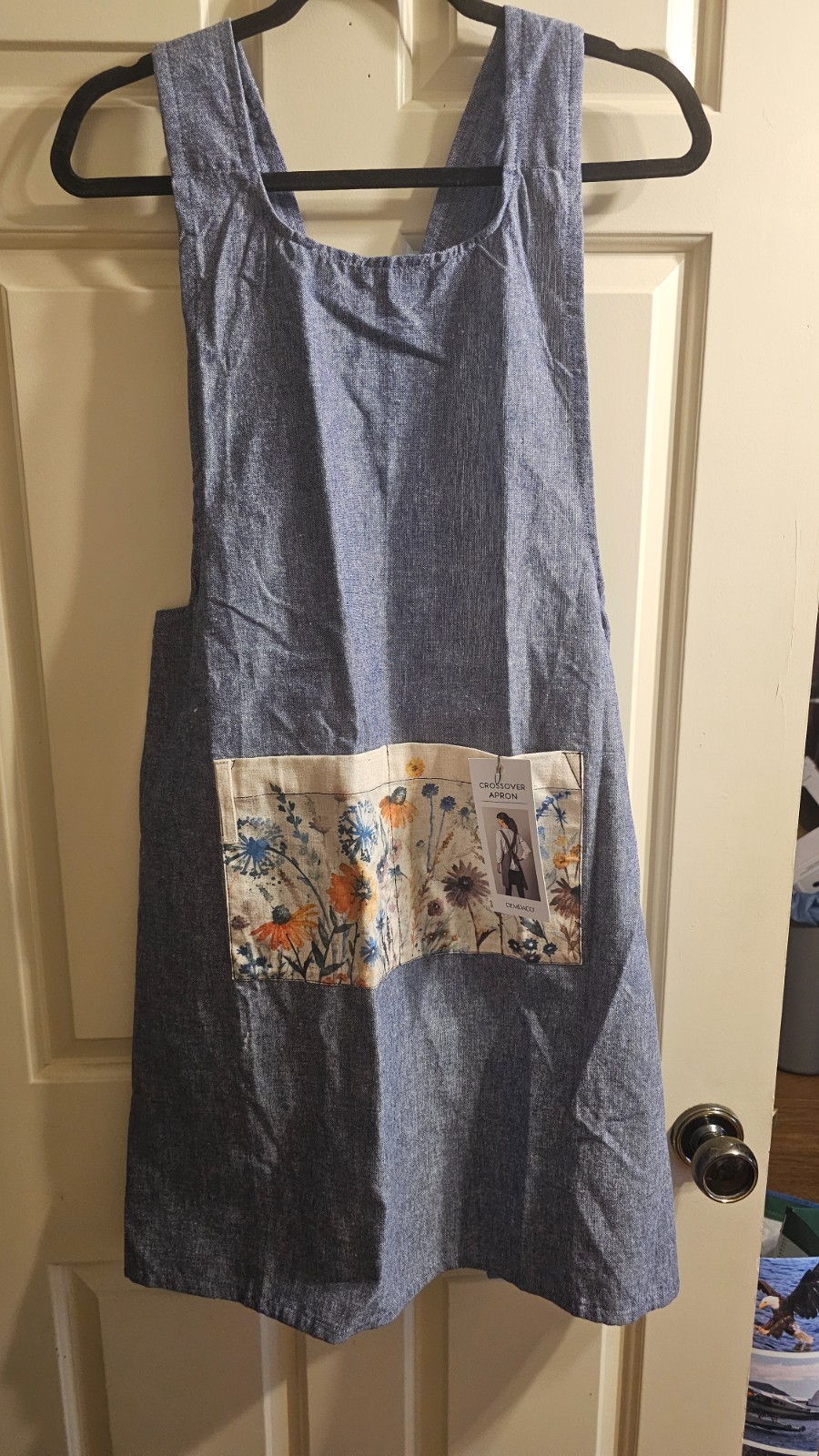 NWT Demdaco Crossover Apron, OSFM Meadow Flowers Pocket gallery