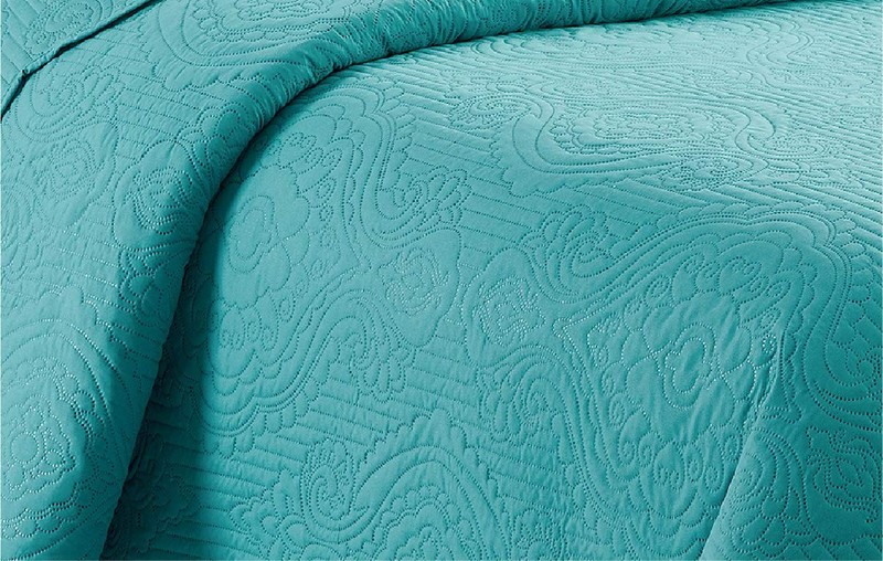 Home Collection 3pc King/Cal King Over Size Luxury Embossed Bedspread Set Light gallery