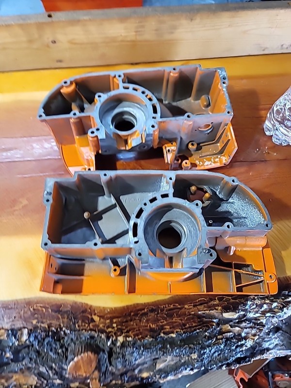 Olympic 261 Crankcase Assembly Both Halves New OEM Orange gallery