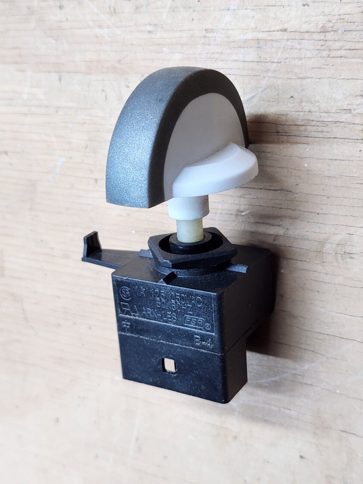 Whirlpool Dryer Selector Switch WP3399639, 3399639 Preowned gallery