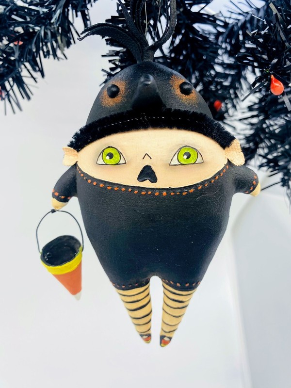 Bethany Lowe Designs: Halloween Ornament; Robin Seeber, Bill Crow, Item# RS2123 gallery