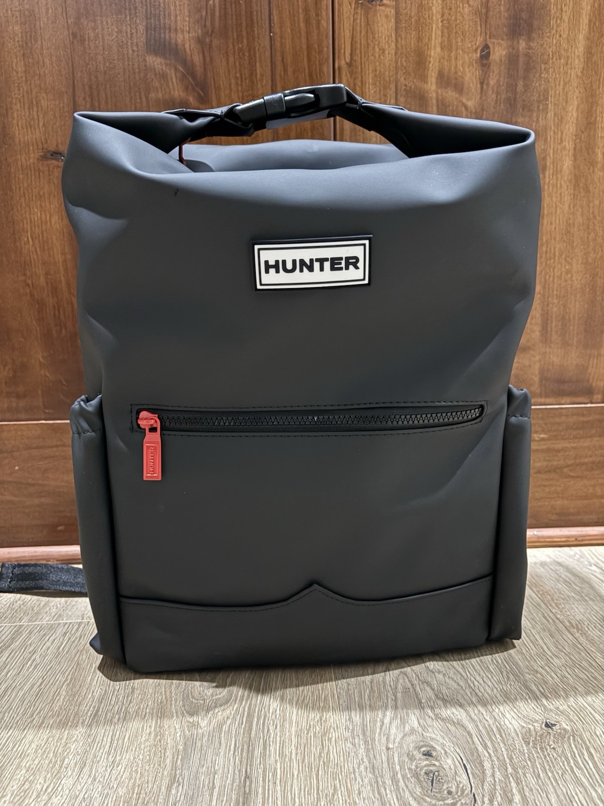 HUNTER Top Clip Backpack Smooth Black with Red Zipper