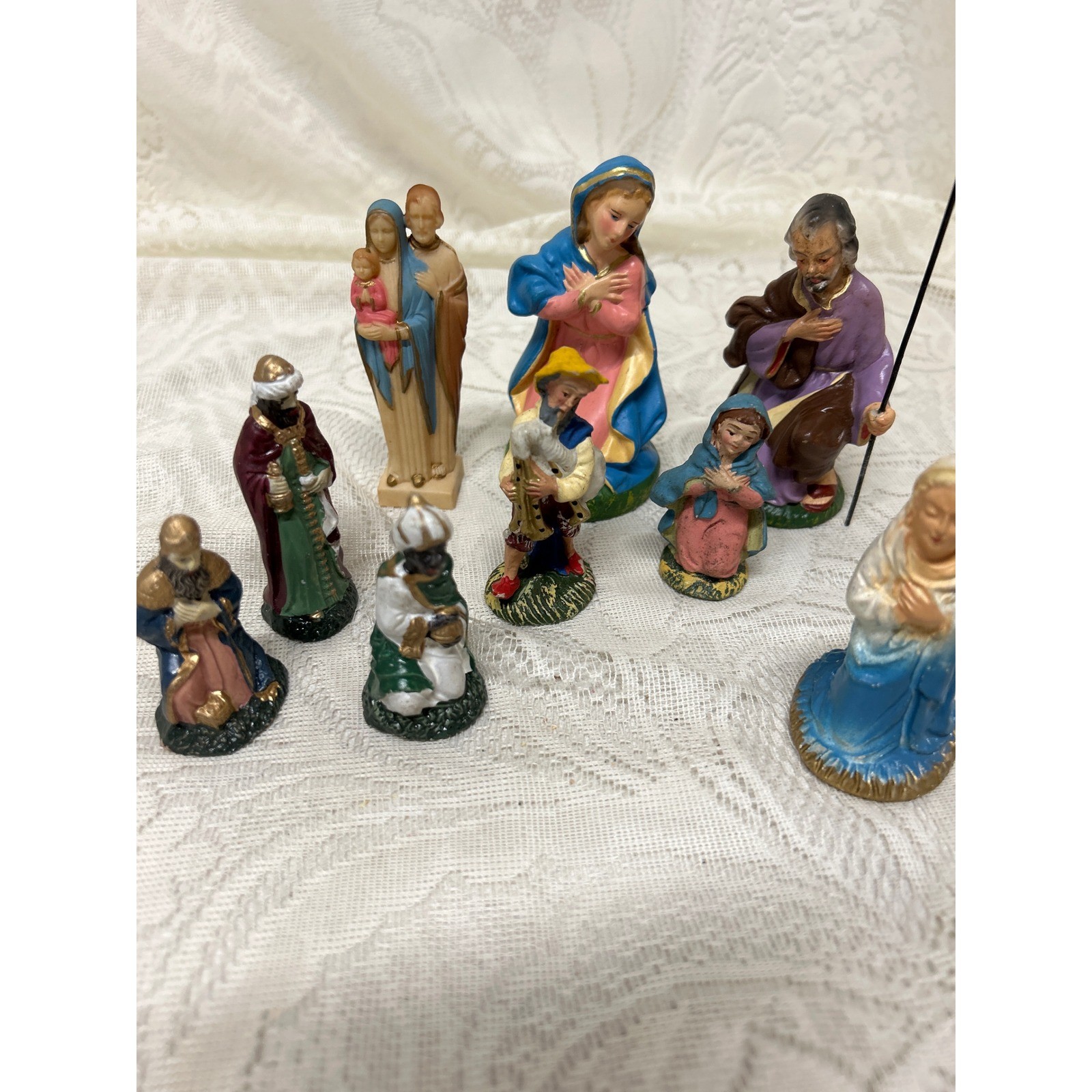 Nativity Scene 9 Figurines Assorted Joseph Mary Jesus Magi Shepherd Bagpiper gallery
