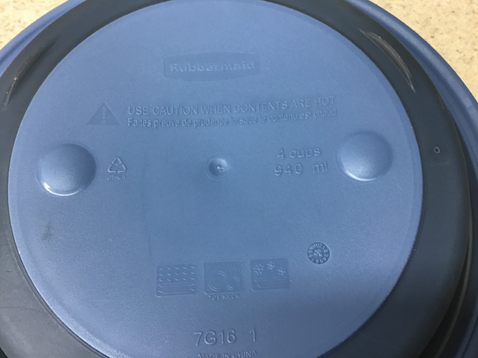 Rubbermaid Collapsible Food Storage Container w/Lid 4 Cup Blue Silicone 7G16 gallery