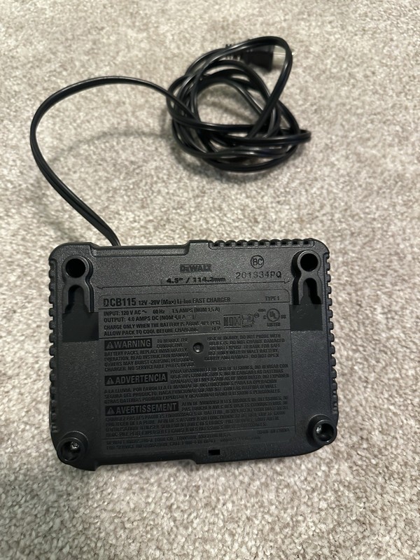 DEWALT DCB115 20V CHARGER (CP3016662) gallery