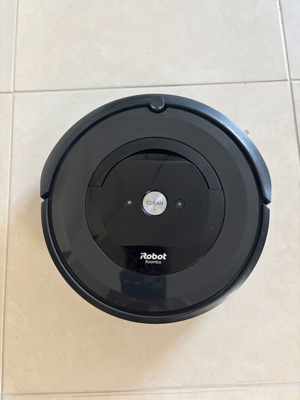 iRobot Roomba E5 Smart Vacuum WiFi enabled W/ Charging Dock & Owner Manual gallery