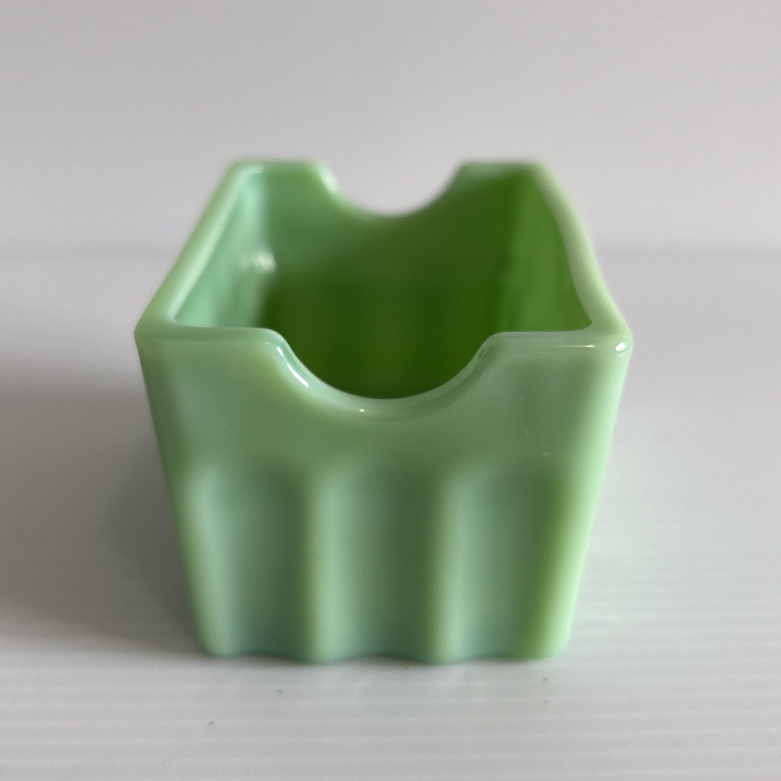 Tablecraft TPC Green Jadeite Sugar Packet Holder gallery