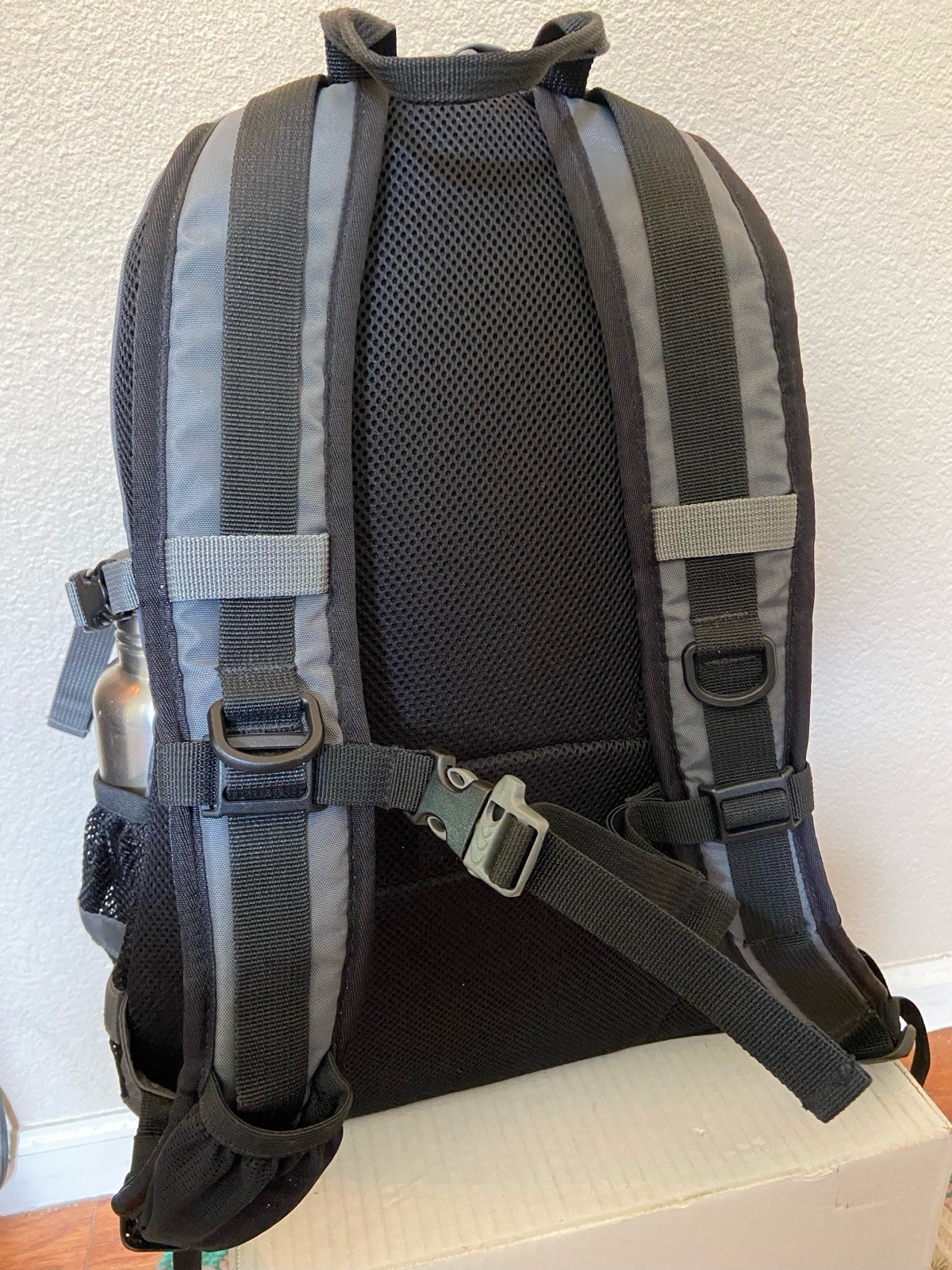 Eddie Bauer Trailhead 23L Hiking Backpack Gray 3