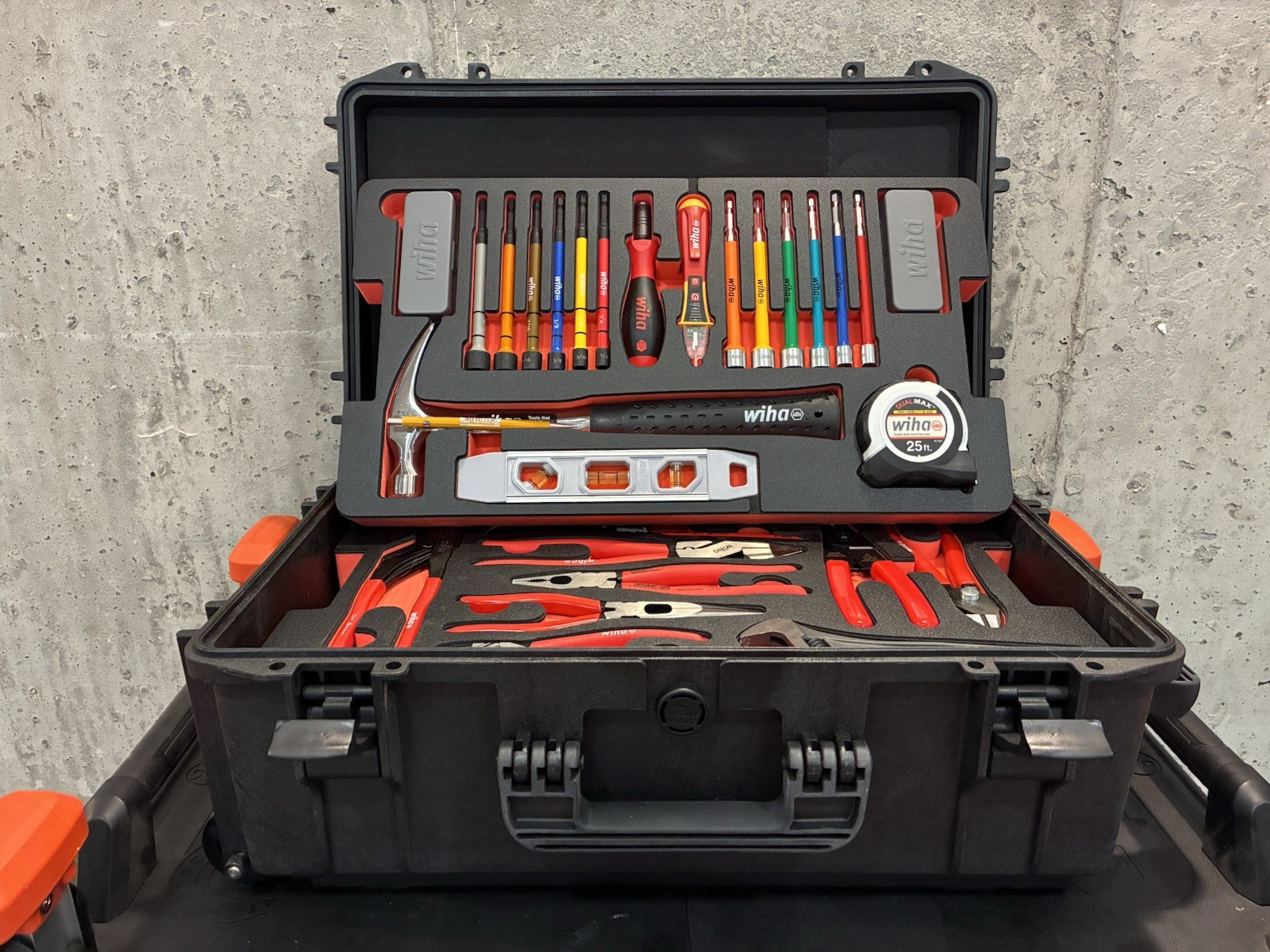 Wiha Mixed Tool Set Hard Case w/ Screwdriver, Sockets, Ratchet SAE/Metric gallery