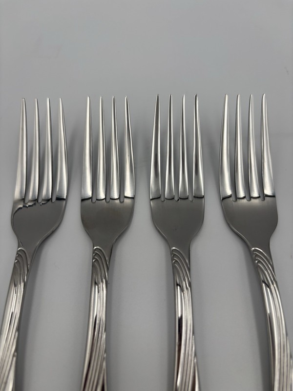 Oneida Camber Cresta Windswept Scroll Dinner Forks Set of 4 Stainless Steel New gallery