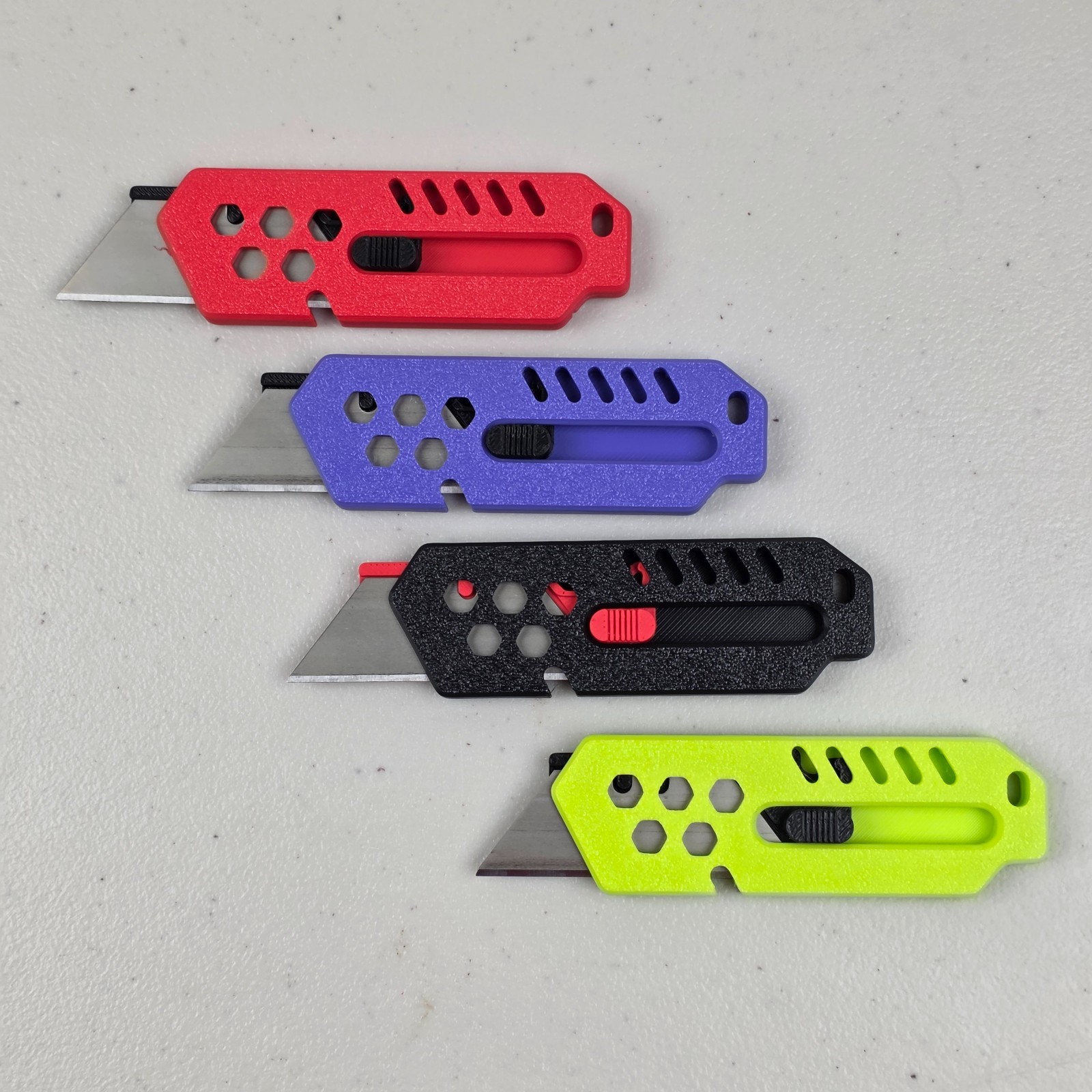 Compact Retractable Utility Knife Box Cutter Razor 3D Printed - EDC (4 Pack) gallery
