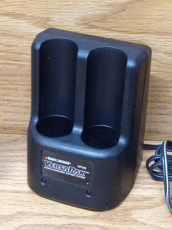2 Black & Decker Authentic VersaPak VP100 type 2 Battery & B&D VP130 Charger LOT gallery