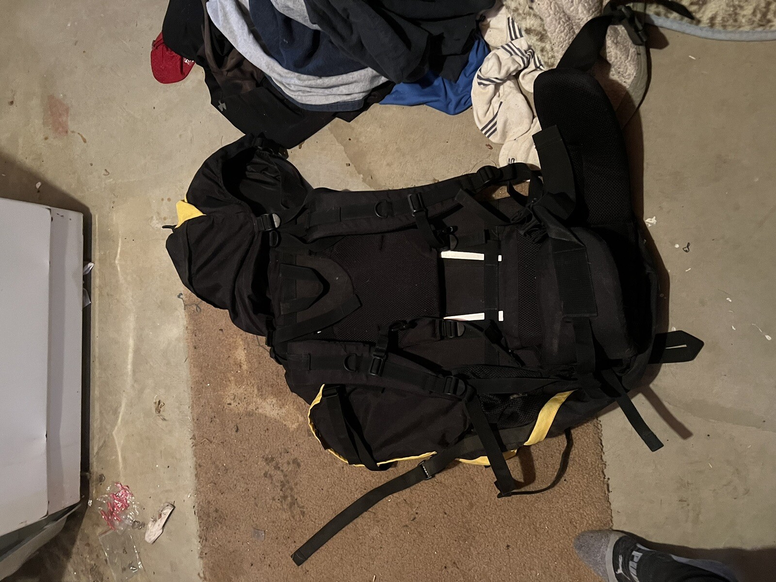 Backpack Coleman Large Hiking Pack Yellow 3