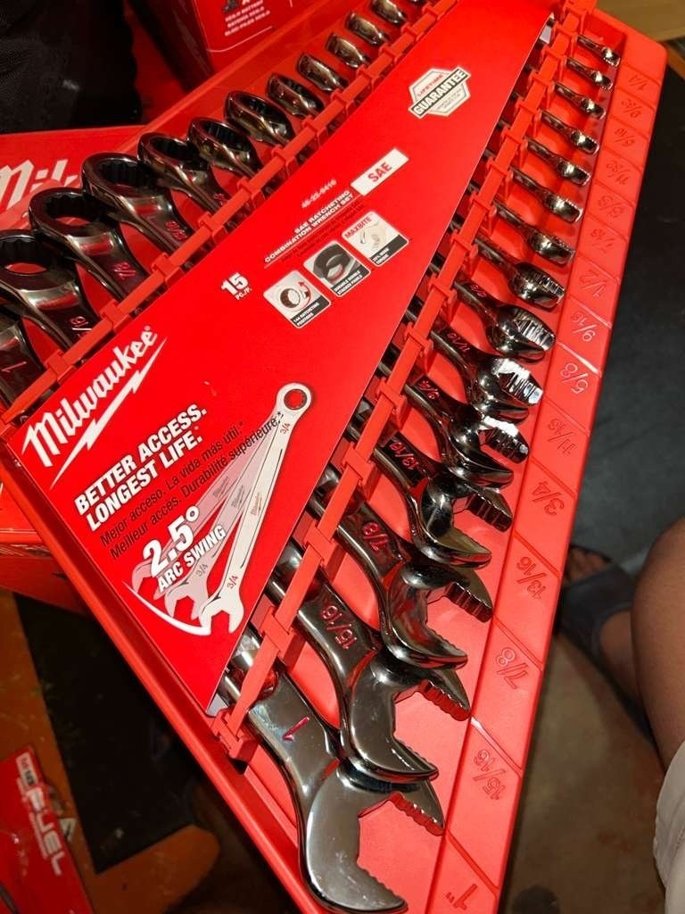 Milwaukee 48-22-9416 15pc Ratcheting Combination Wrench Set - SAE gallery