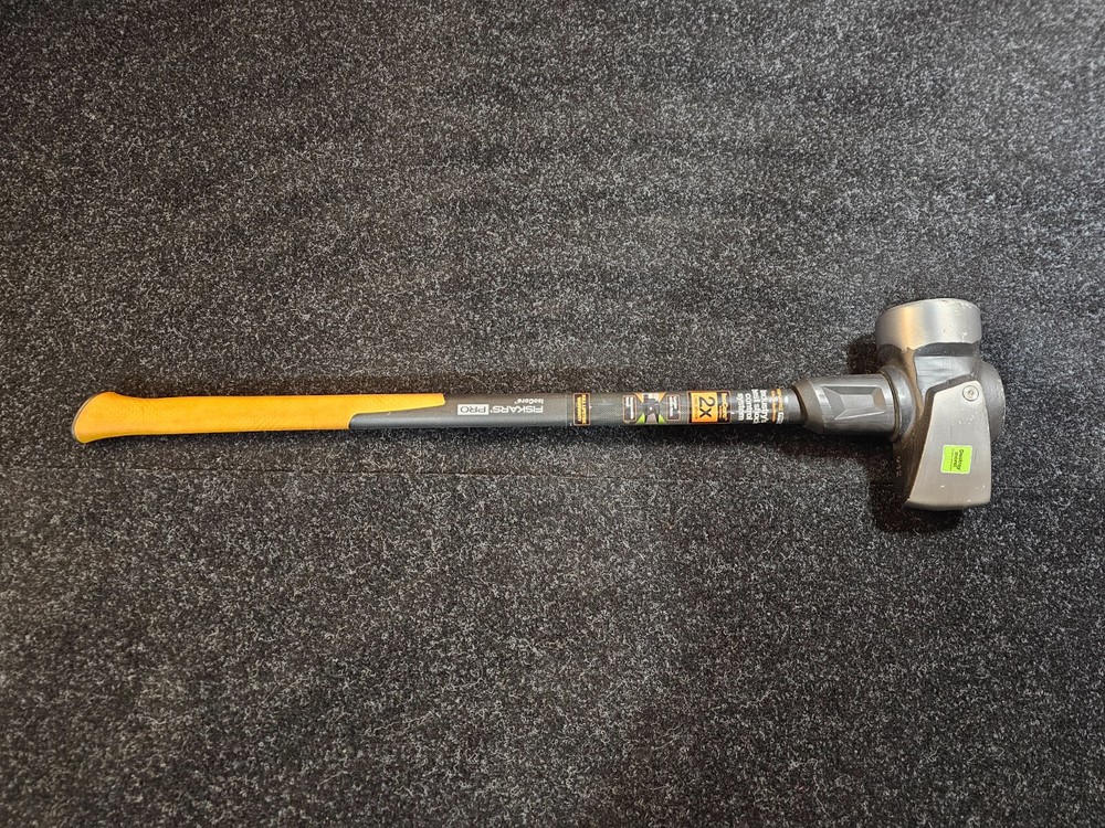 Fiskars Pro IsoCore 16 Lbs Sledge Hammer with 36 Inch Steel Handle 750640-1001