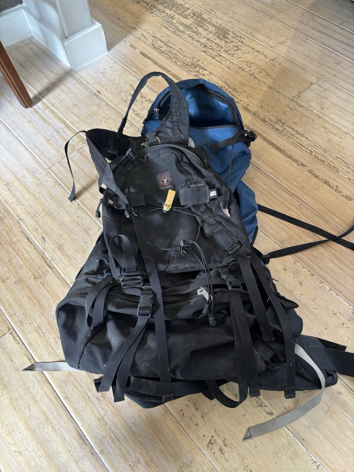 Northface Back Pack Stamina Internal Frame Accessory 27in Backpack Black Blue 2