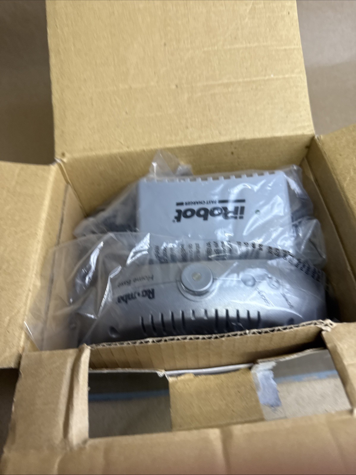 iRobot Roomba Self-Charging Home Base Fast Charger 10556 400 & 500 Series gallery