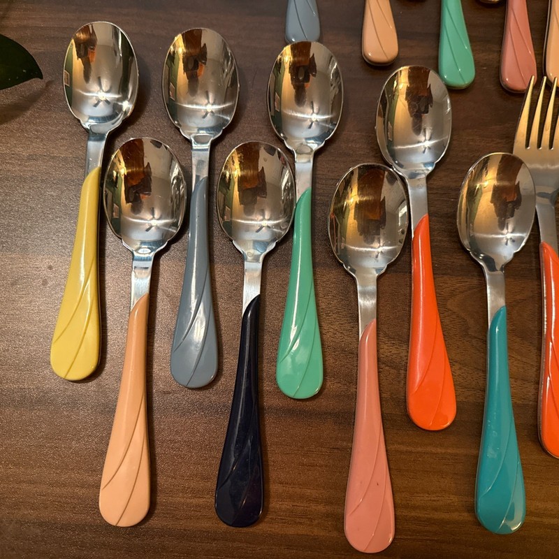Fiestaware Flatware Swirl Pattern 44 Piece Set For 8 Plus 4 Pc Serving Set gallery