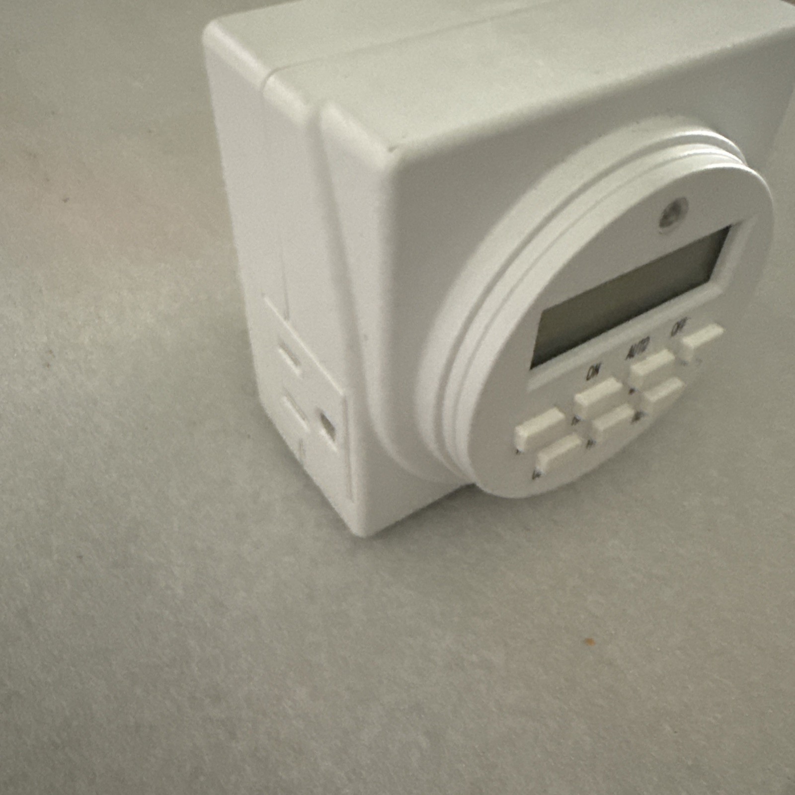 Intertek BND60-U6N Indoor Digital Timer, White. gallery