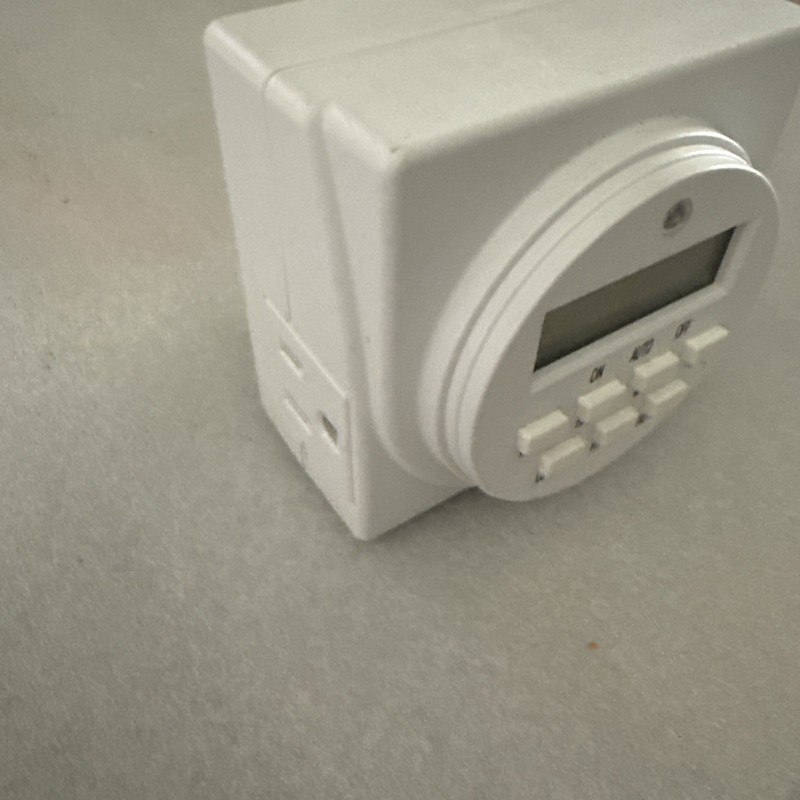 Intertek BND60-U6N Indoor Digital Timer, White. gallery