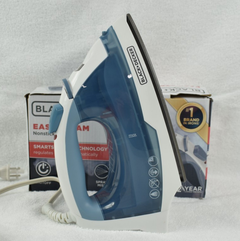 BLACK+DECKER IR40V Easy Steam Compact Nonstick Iron / Auto Shutoff / Blue/White gallery