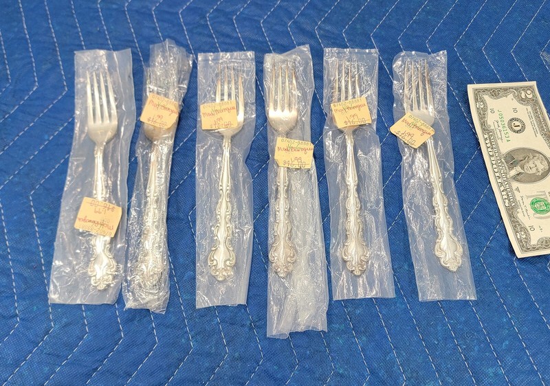 Misc 22 Pieces COMMUNITY ONEIDA Silverplate Flatware MODERN BAROQUE-Some Sealed gallery