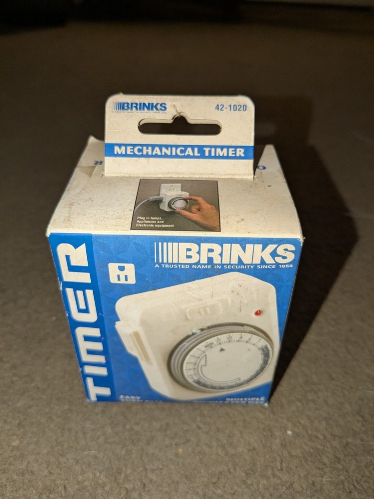 Brinks 42-1020 Mechanical Timer Grounded Plug 120V For Indoor Use Only