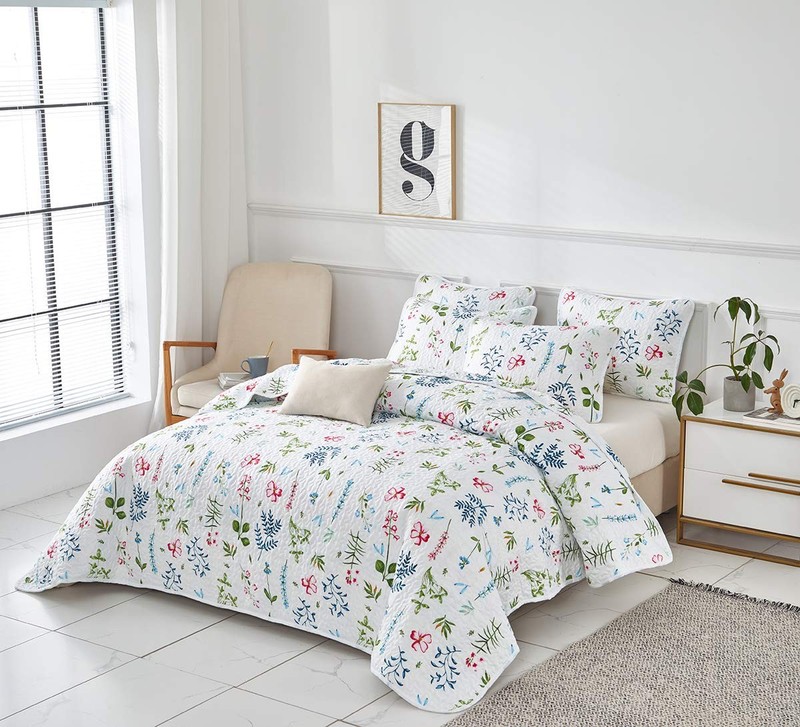 3 Piece Reversible White Quilt Set Queen Size with Blue Green Leaves and Red ... gallery