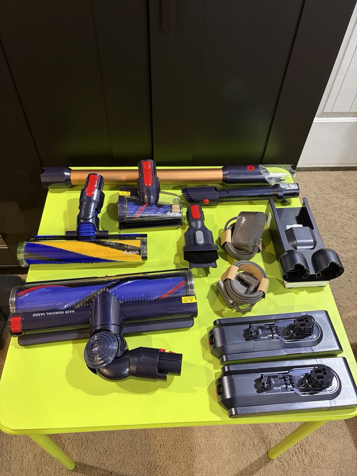 Dyson Gen5outsize Absolute Cordless Vacuum HEPA gallery