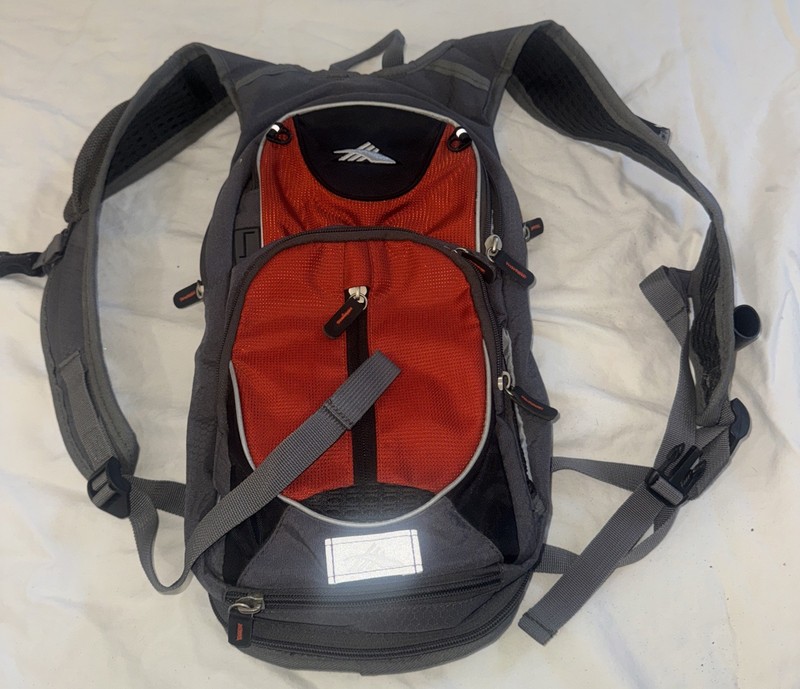 High Sierra Air Flow Cool Back red and gray/ thin/small backpack