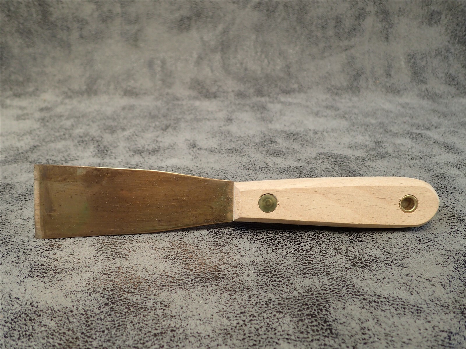 K-21 AMPCO BE-CU 1-3/8" Beryllium Copper Putty Knife w/ Wood Handle (BN148) gallery