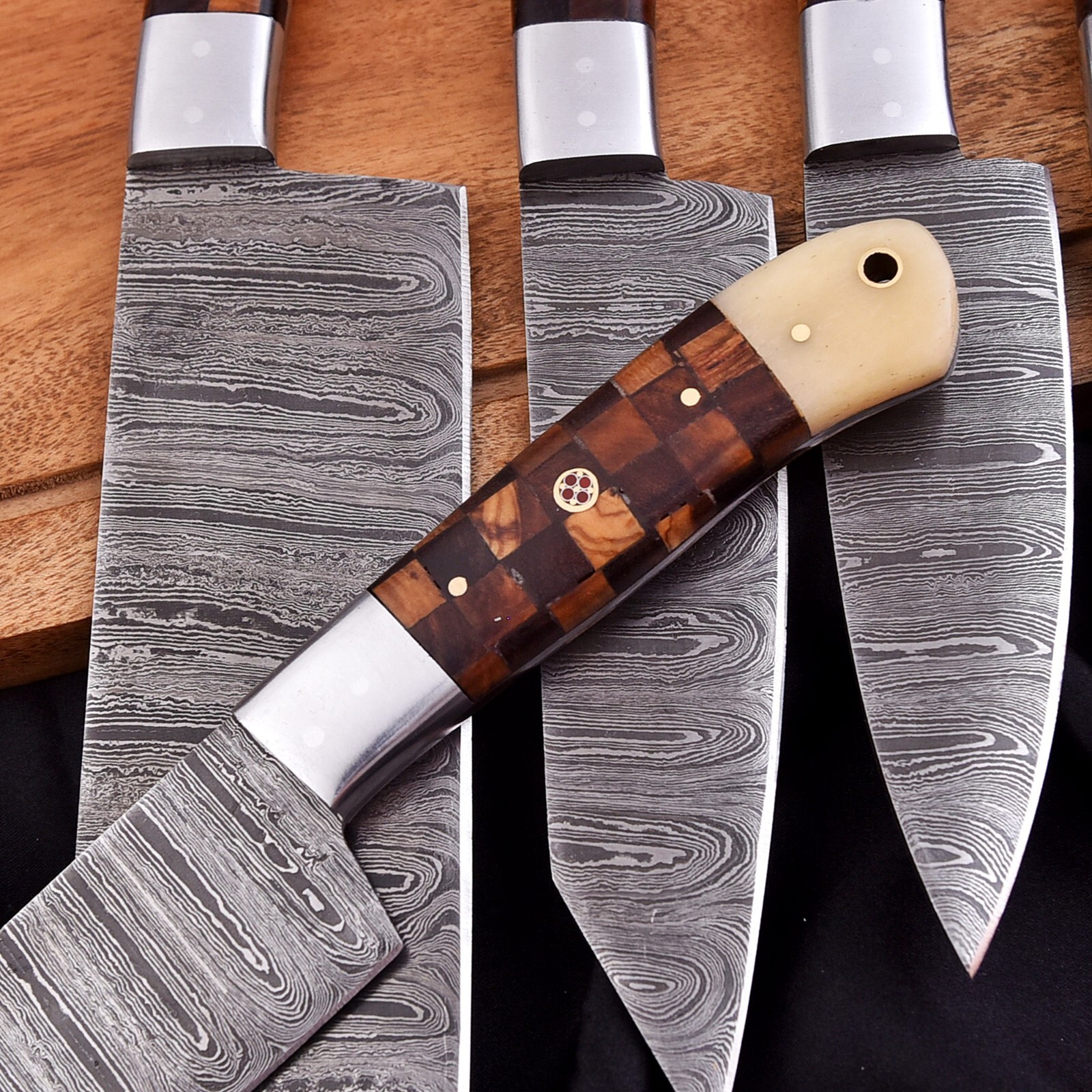 Hand Forged Damascus Steel Kitchen knives Chef knife Set Camel Bone Wood Handle gallery