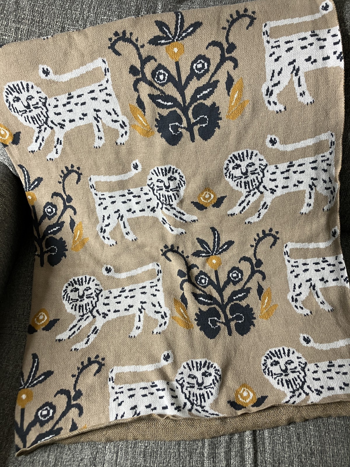 Anthropologie Lion Pattern Knit Throw Blanket 100% Cotton 53"x65" Beige Safari gallery