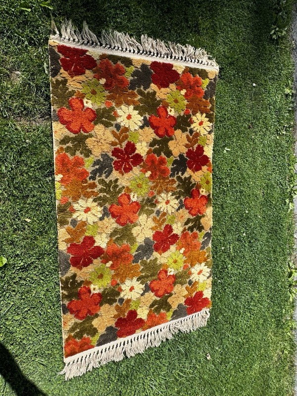Lees Hand-Tufted Floral Wool Viscose Rug Blue Green Ivory MCM Carpet gallery