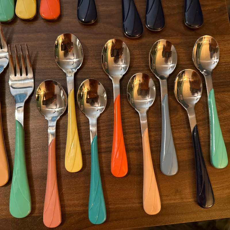 Fiestaware Flatware Swirl Pattern 44 Piece Set For 8 Plus 4 Pc Serving Set gallery