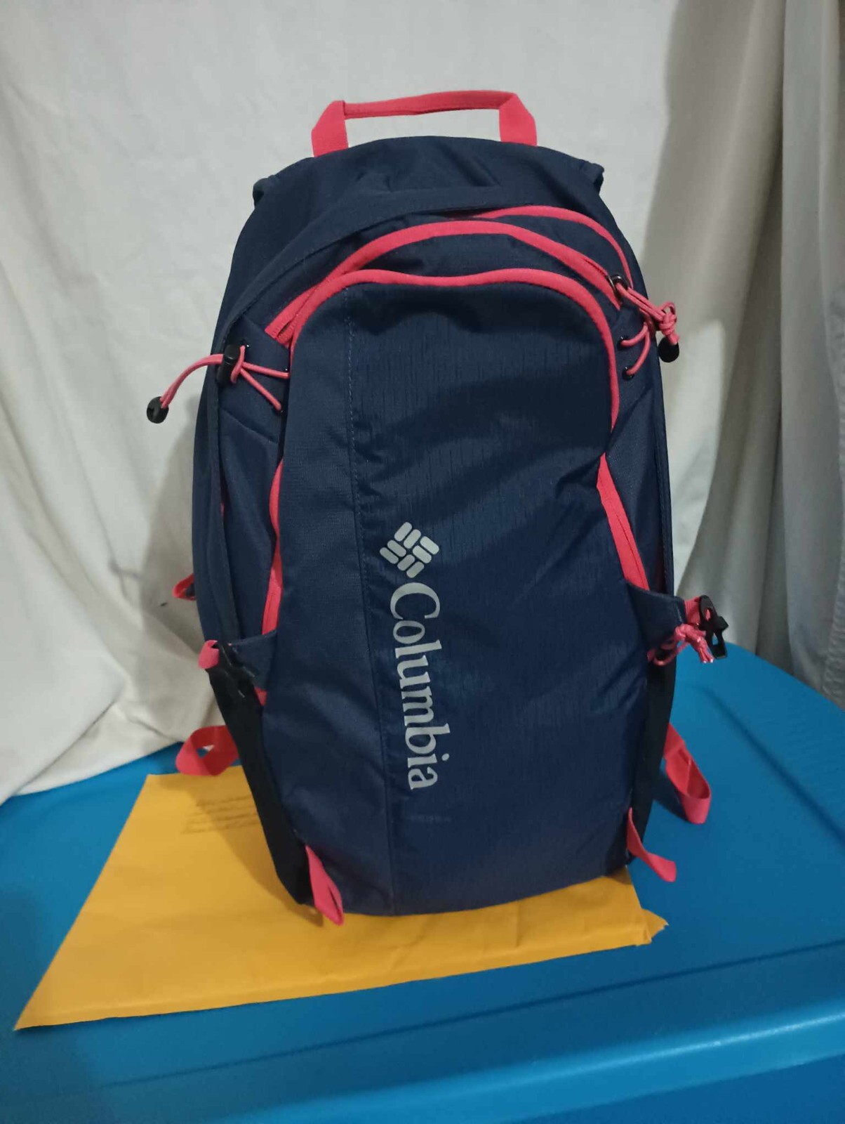 columbia backpack blue/ red (R2D2)